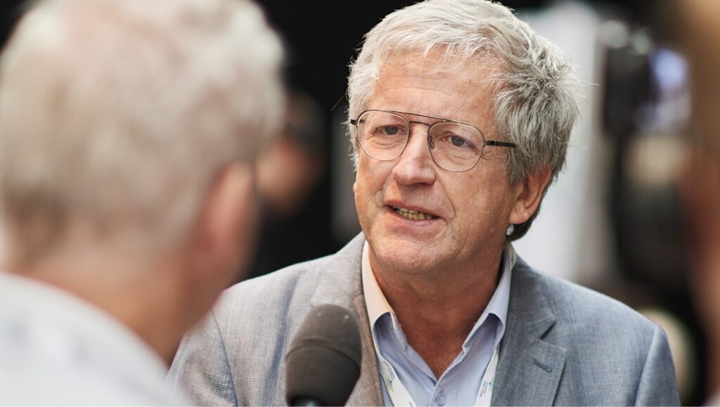 Eric Van Cutsem, hoofdzitter van de Stichting tegen Kanker tijdens een interview