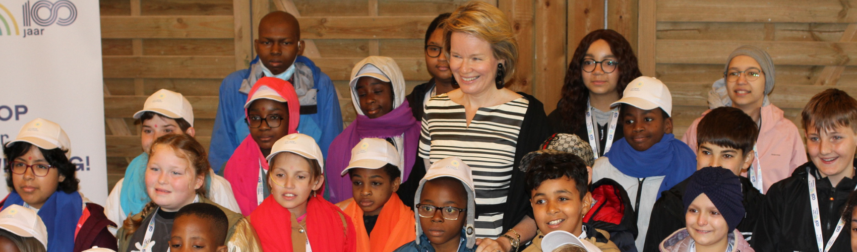 Bezoek van Hare Majesteit de Koningin aan Camp Tournesol